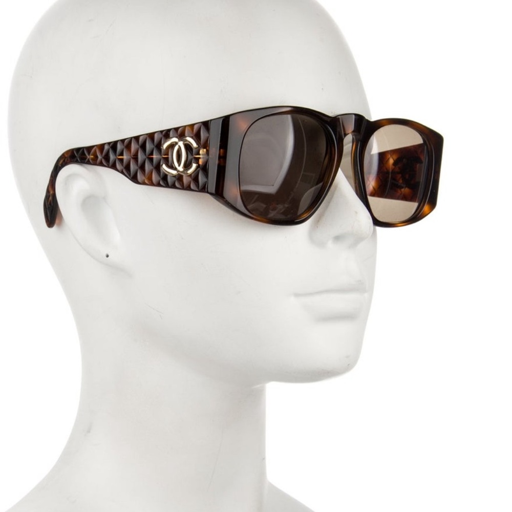 CHANEL Tortoiseshell Brown Quilted Temple Sunglasses with Gold CC Logo